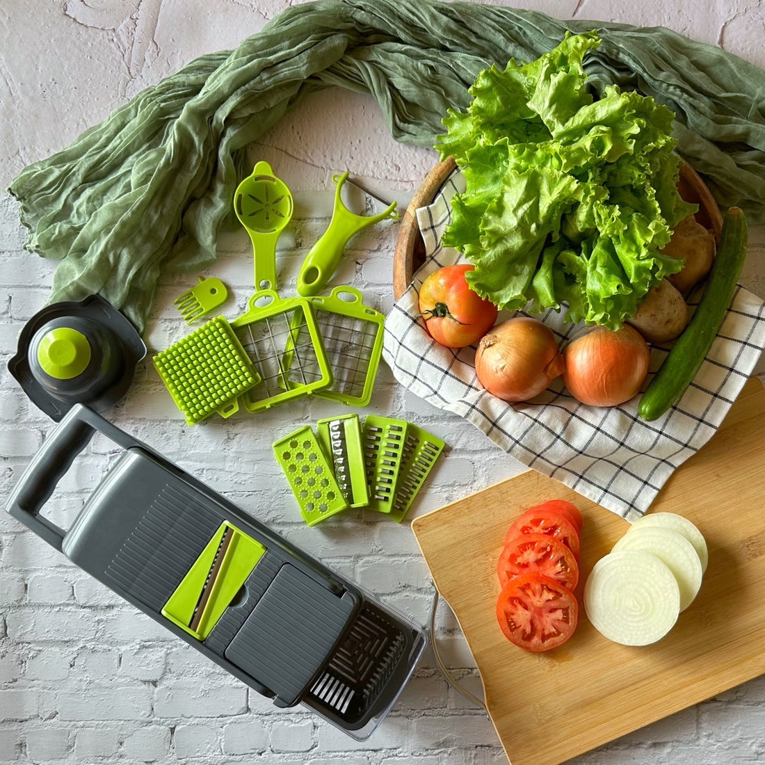 Cutting tools
Cooking tools
Vegetable Chopper
Food processor
Chopping board
Mixing bowls
Grill accessories
Home kitchenware