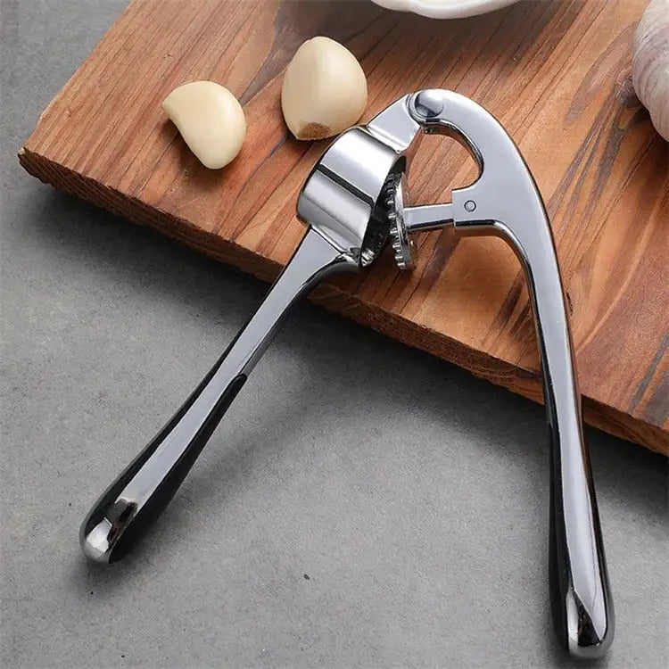 Kitchen utensils set
Garlic press with peeler
Vegetable chopper
Dumpling maker kit
Oven gloves kitchen