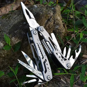 Features knife, pliers, screwdrivers