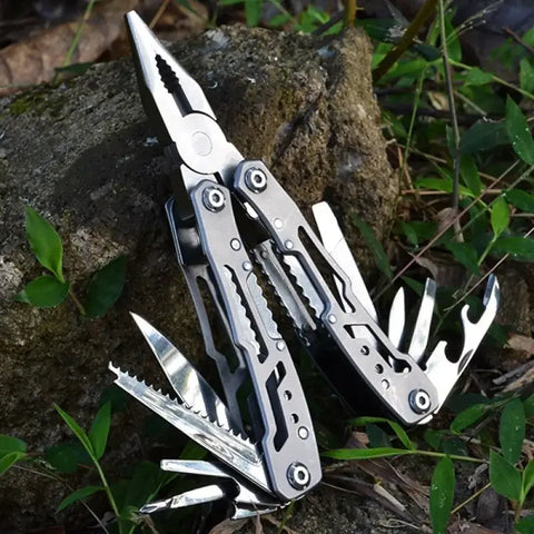 Features knife, pliers, screwdrivers